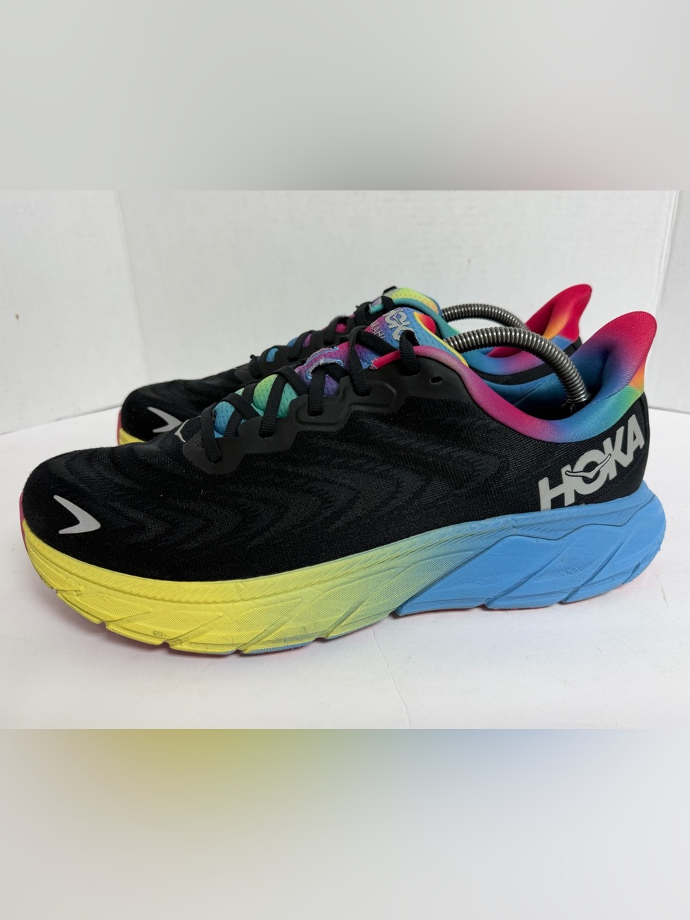 Hoka Arahi 6 Black Multi Color Rainbow Running Shoes Men’s SZ 11 D 1123194 BKSV